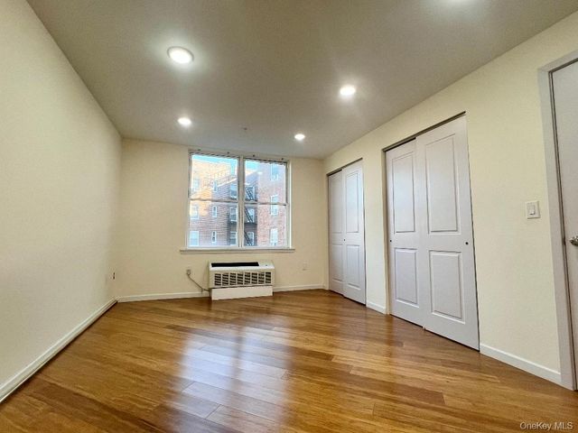 55 S Middle Neck Road 4 C, Great Neck, NY 11021