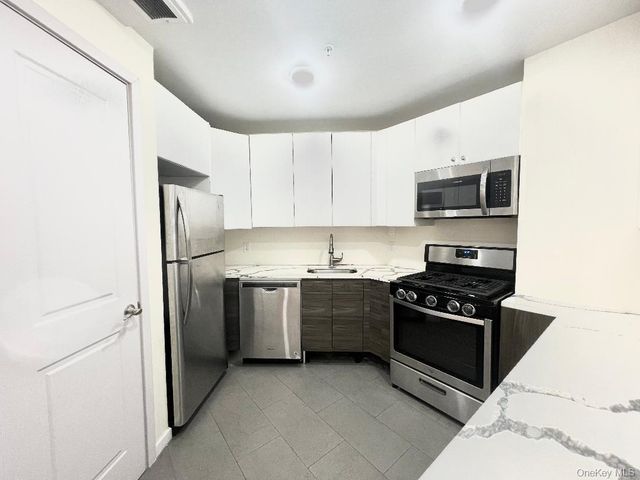 55 S Middle Neck Road 4 C, Great Neck, NY 11021