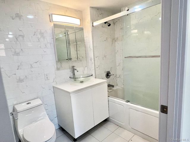 55 S Middle Neck Road 4 C, Great Neck, NY 11021