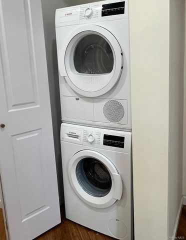 55 S Middle Neck Road 4 C, Great Neck, NY 11021