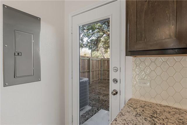 601 West 24th Street 111, Bryan, TX 77803