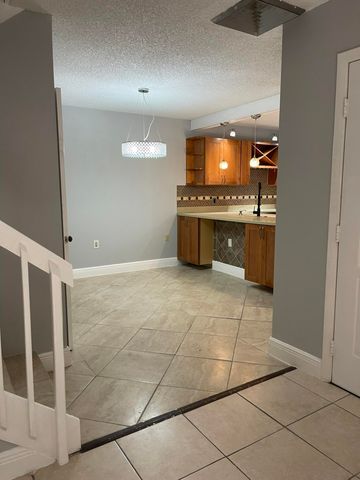 3230 32nd Way, West Palm Beach, FL 33407