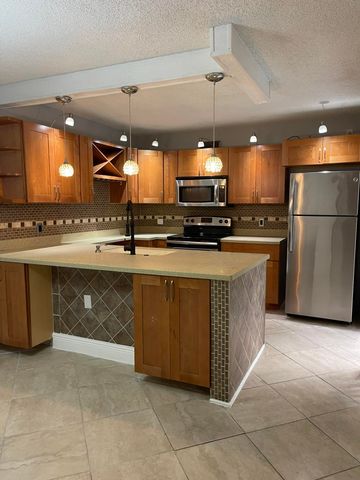 3230 32nd Way, West Palm Beach, FL 33407