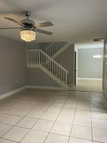 3230 32nd Way, West Palm Beach, FL 33407