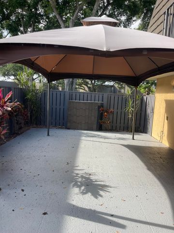 3230 32nd Way, West Palm Beach, FL 33407