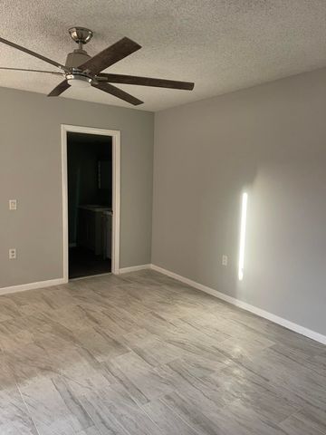 3230 32nd Way, West Palm Beach, FL 33407