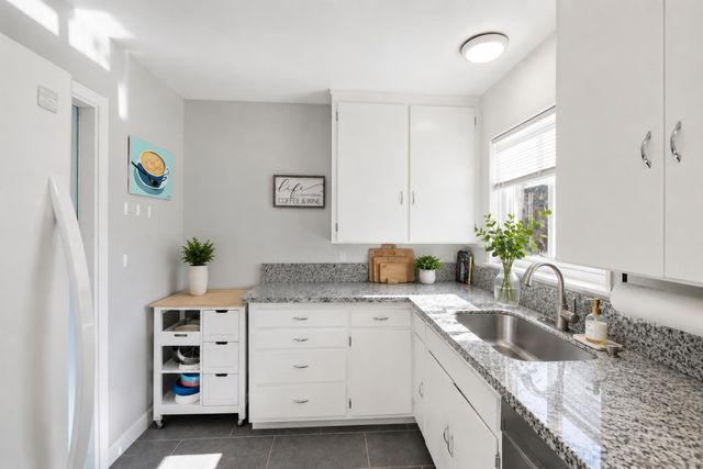 5420 Priscilla Ln, Sacramento, CA 95820