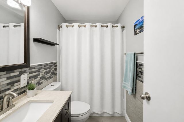 5420 Priscilla Ln, Sacramento, CA 95820