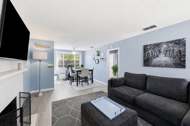 5420 Priscilla Ln, Sacramento, CA 95820