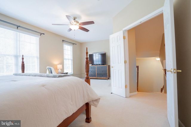 42520 LEGACY PARK DR, Brambleton, VA 20148