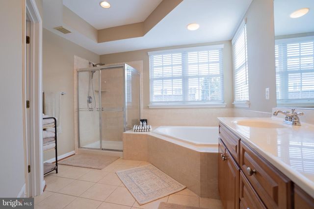 42520 LEGACY PARK DR, Brambleton, VA 20148