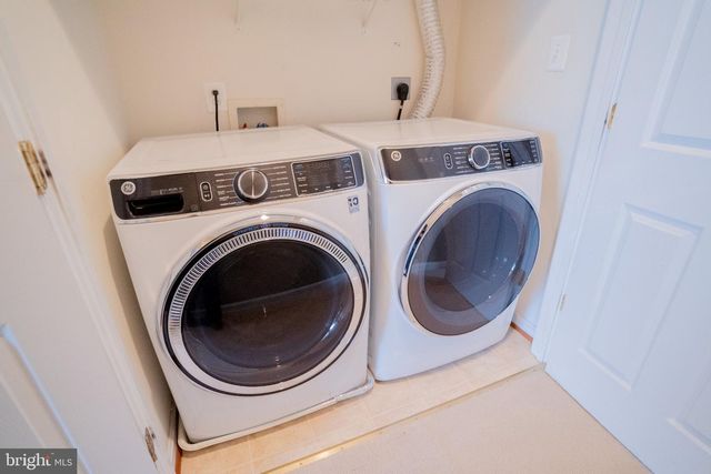42520 LEGACY PARK DR, Brambleton, VA 20148