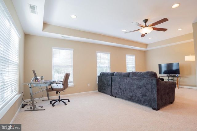 42520 LEGACY PARK DR, Brambleton, VA 20148