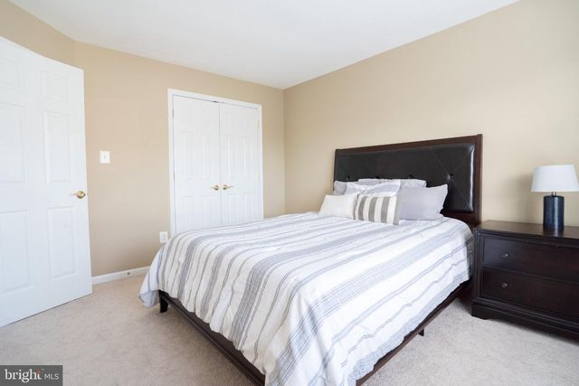 42520 LEGACY PARK DR, Brambleton, VA 20148