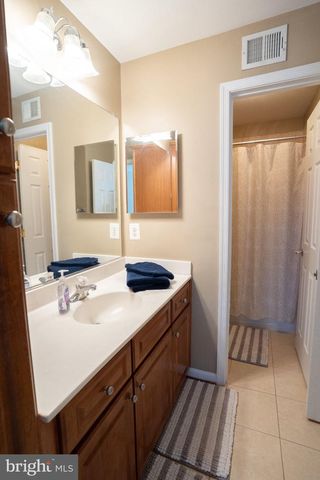 42520 LEGACY PARK DR, Brambleton, VA 20148