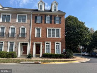 42520 LEGACY PARK DR, Brambleton, VA 20148