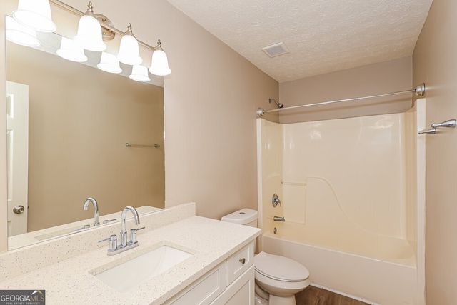 1825 Courtyard Lane, Mcdonough, GA 30252