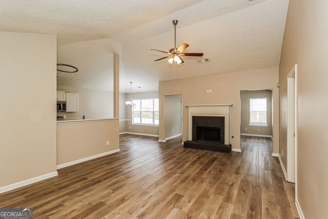 1825 Courtyard Lane, Mcdonough, GA 30252