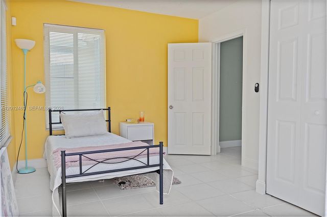 1817 NW 60th Ave G, Sunrise, FL 33313