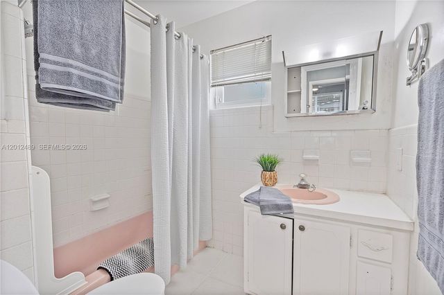 1817 NW 60th Ave G, Sunrise, FL 33313