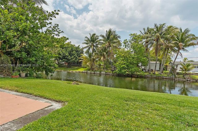 1817 NW 60th Ave G, Sunrise, FL 33313
