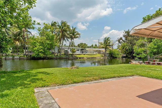 1817 NW 60th Ave G, Sunrise, FL 33313