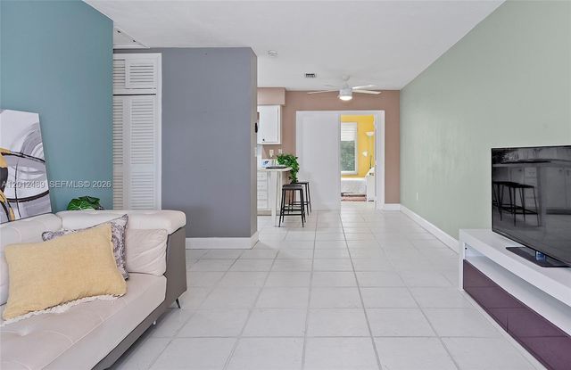 1817 NW 60th Ave G, Sunrise, FL 33313
