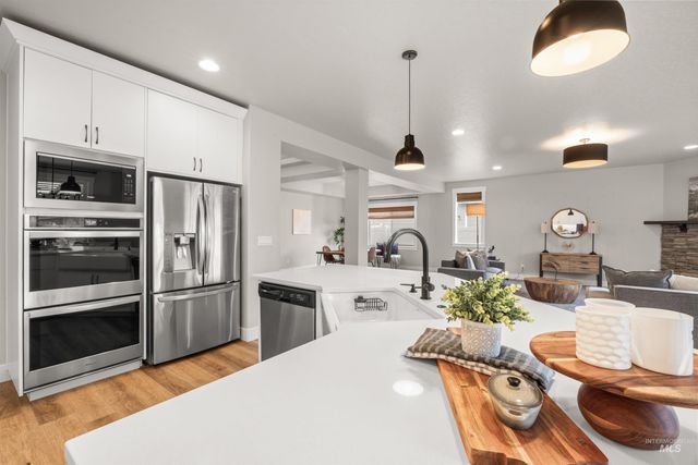 1005 E Trophy St, Kuna, ID 83634