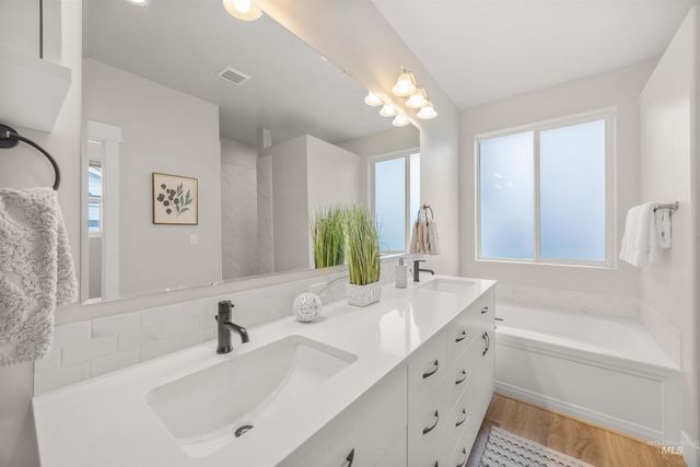 1005 E Trophy St, Kuna, ID 83634