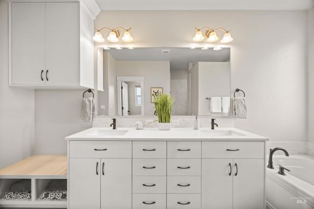 1005 E Trophy St, Kuna, ID 83634