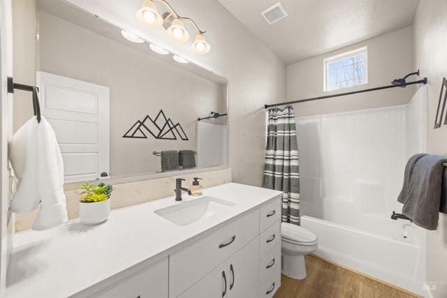 1005 E Trophy St, Kuna, ID 83634