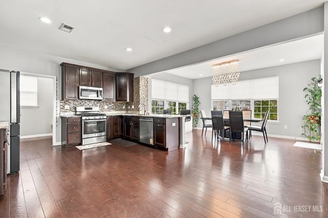 31 Saratoga Lane, Monroe, NJ 08831