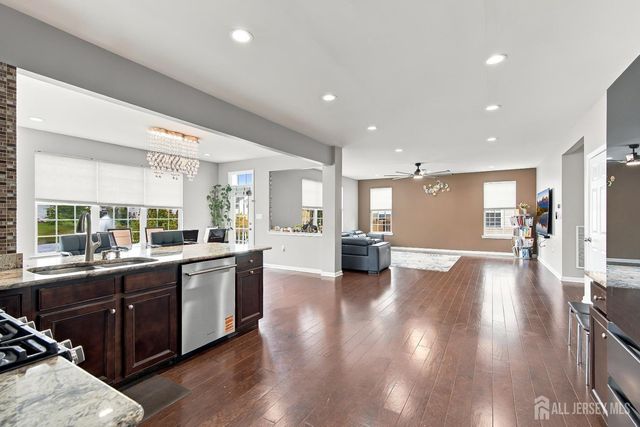 31 Saratoga Lane, Monroe, NJ 08831