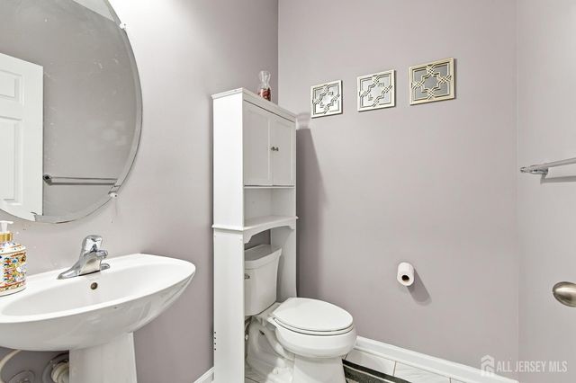 31 Saratoga Lane, Monroe, NJ 08831
