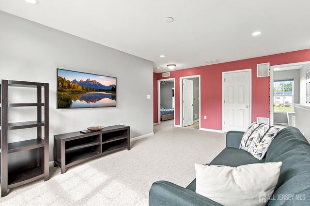 31 Saratoga Lane, Monroe, NJ 08831