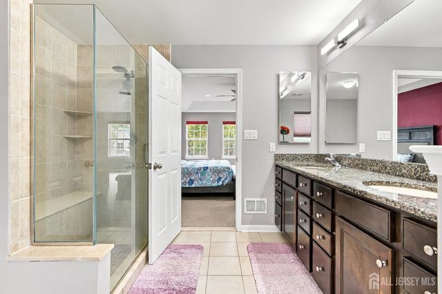 31 Saratoga Lane, Monroe, NJ 08831
