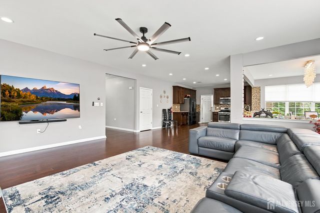 31 Saratoga Lane, Monroe, NJ 08831