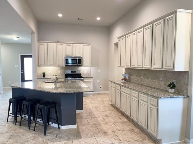 14207 Irvine Ranch Trail, Conroe, TX 77384