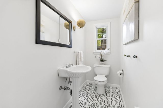 17 Woodhaven Rd, Newton, MA 02468