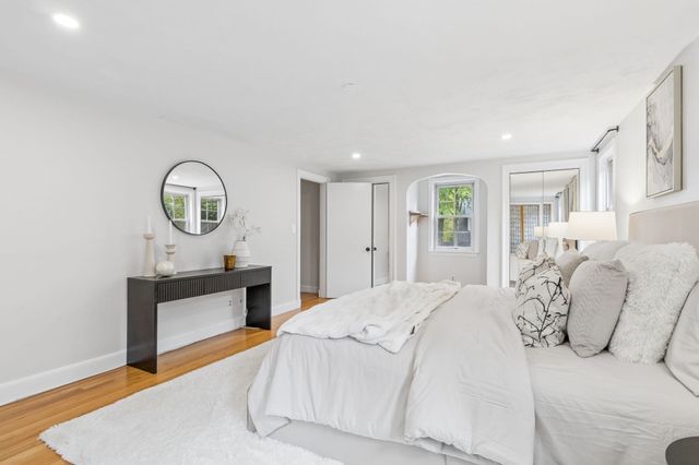 17 Woodhaven Rd, Newton, MA 02468