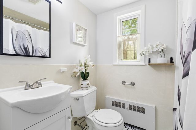 17 Woodhaven Rd, Newton, MA 02468