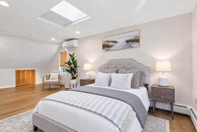 17 Woodhaven Rd, Newton, MA 02468