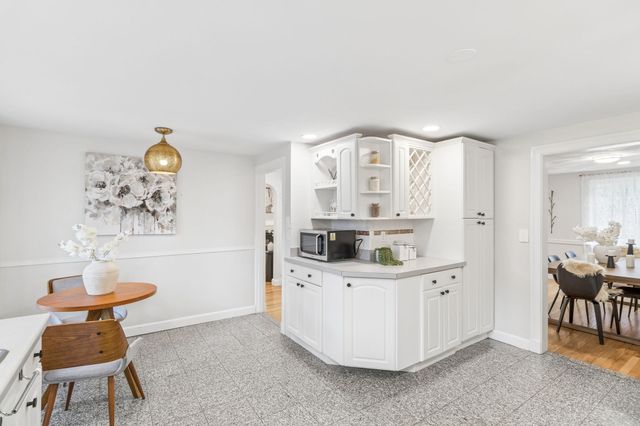 17 Woodhaven Rd, Newton, MA 02468