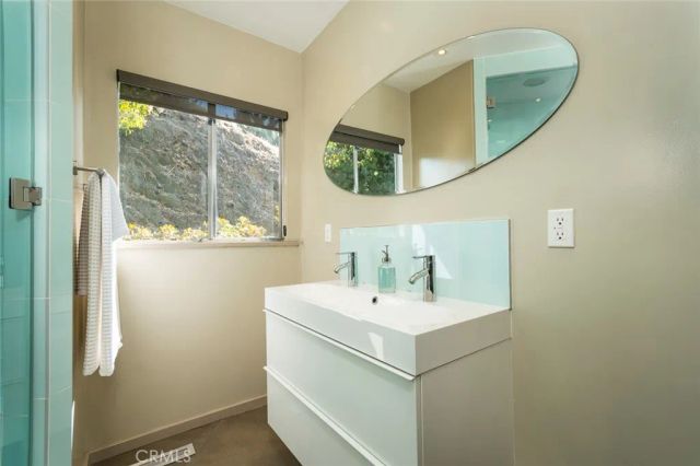 2770 Mira Vista Drive, Glendale, CA 91208