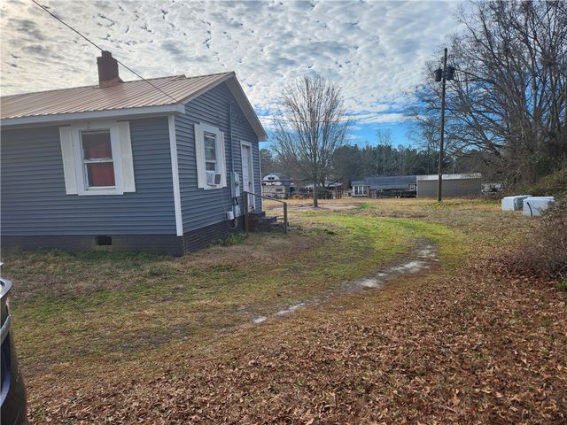 1326 Chiquola Avenue, Honea Path, SC 29654