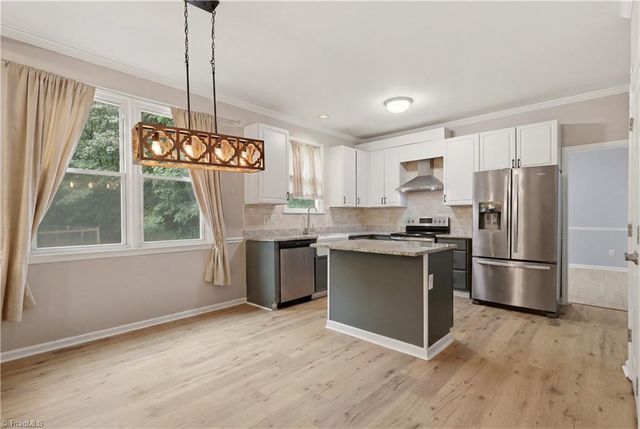 4212 Brentonshire Lane, High Point, NC 27265