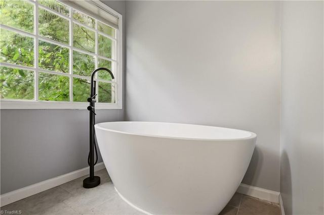 4212 Brentonshire Lane, High Point, NC 27265