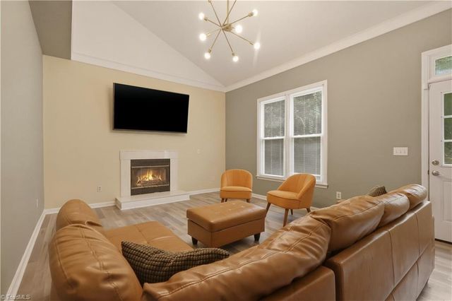 4212 Brentonshire Lane, High Point, NC 27265