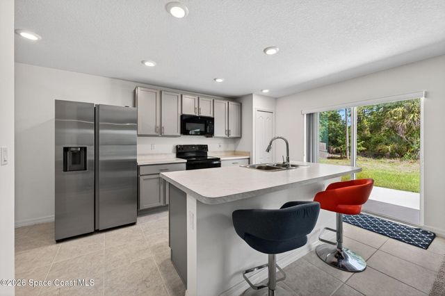 741 White Cloud Street SW, Palm Bay, FL 32908