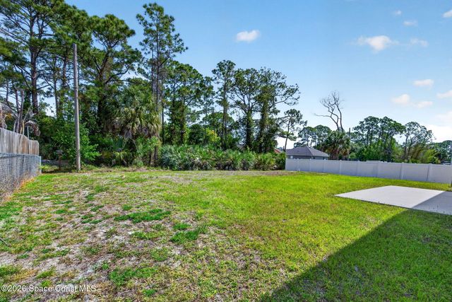 741 White Cloud Street SW, Palm Bay, FL 32908